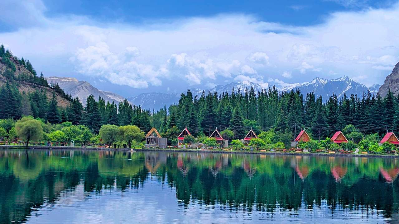 Shangrila / Lower Kachura Lake 3
